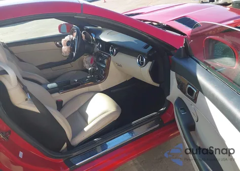 2014 Mercedes-Benz Slk 350 z USA, uszkodzony, nr VIN WDDPK5HA4EF087351